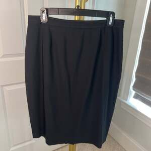 St. John Black Lightweight Skirt Size 10